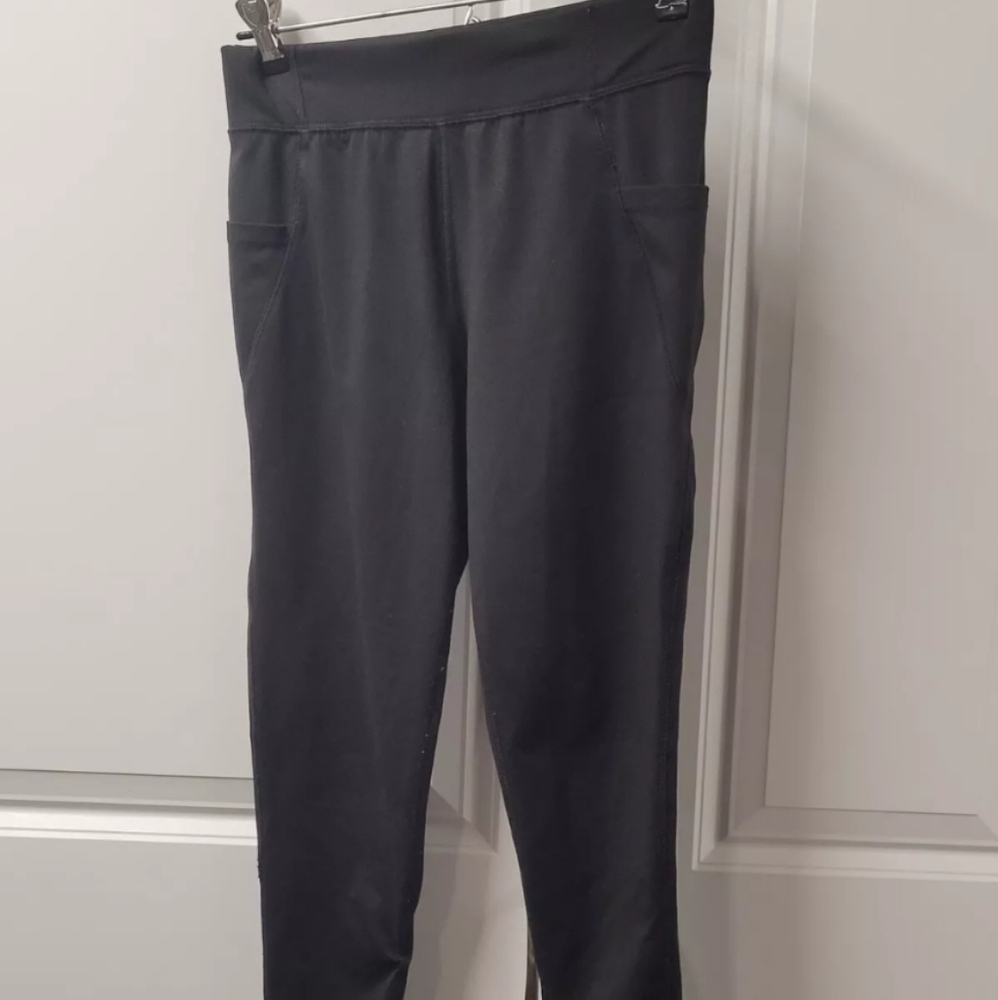 Athletic Works Women's Athletic Capri Pants Size: Large 10-12 Black